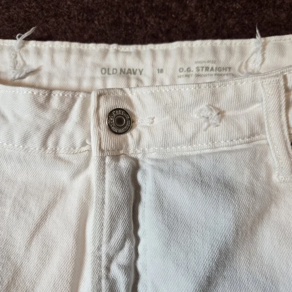 Old Navy OG Straight Shorts In Off White Size 18 Denim - Picture 3 of 8
